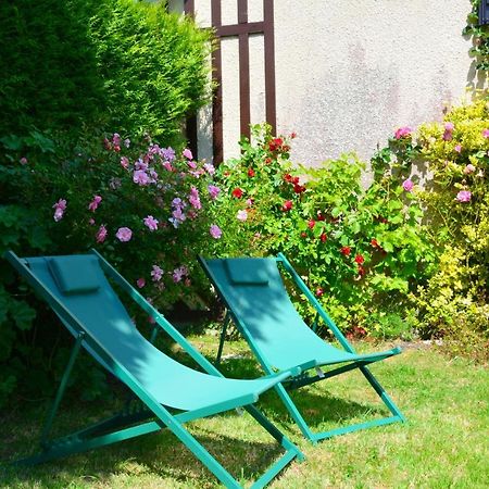 Cottage With Large Garden 15 Minutes Walk From The Beach فيلي سور مير المظهر الخارجي الصورة