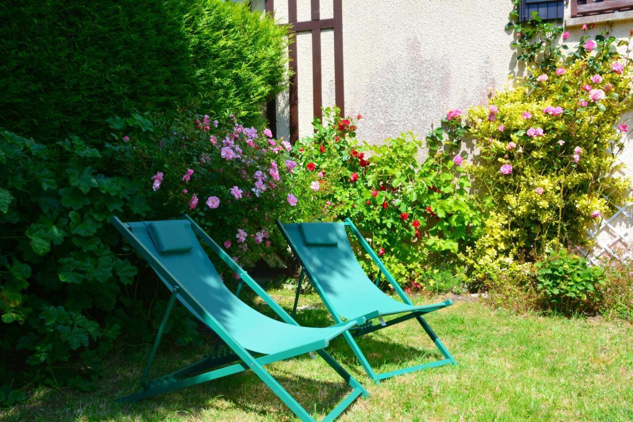 Cottage With Large Garden 15 Minutes Walk From The Beach فيلي سور مير المظهر الخارجي الصورة